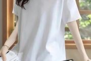 夏天穿什么面料最舒服_怎么选透气不贴身的衣服