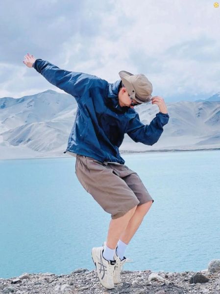 男生日常生活照怎么拍_男生拍照姿势推荐