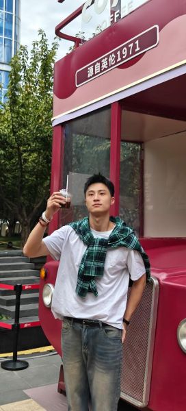 男生日常生活照怎么拍_男生拍照姿势推荐