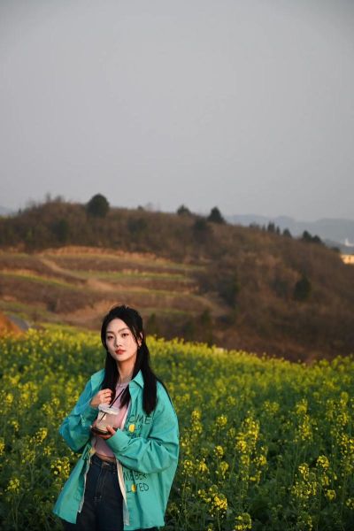 油菜花什么时候开_油菜花拍照穿什么颜色衣服