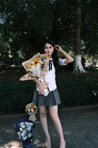 闺女大学生活怎么过_大学新生如何适应