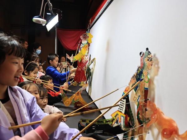 什么是皮影戏_皮影戏怎么表演