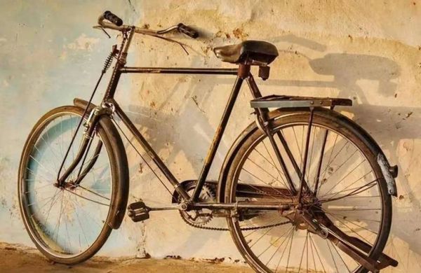 自行车历史图片大全_最早自行车长什么样