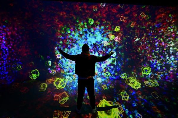 光影艺术装置是什么_如何打造沉浸式体验