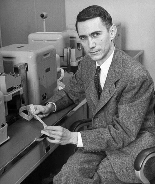 电脑是谁发明的_第一台电脑长什么样