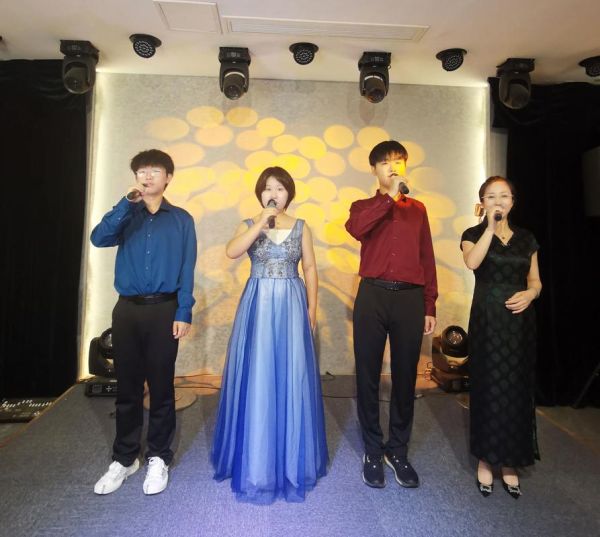 学唱歌哪里好_唱歌培训班多少钱