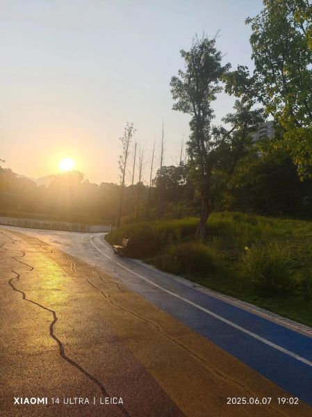 小米14Ultra拍照效果怎么样_值不值得买