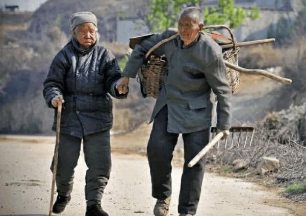 农村老人如何养老_农村老人生活现状