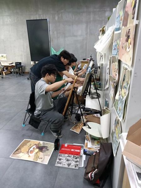 画画艺术班哪家好_零基础怎么学画画