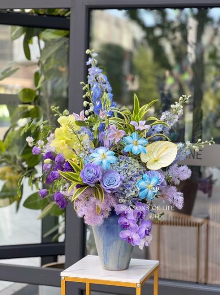 艺术瓶子怎么摆好看_艺术瓶子适合放什么花