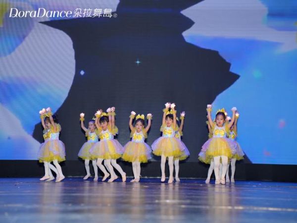 舞蹈艺术熏陶_如何提升孩子气质