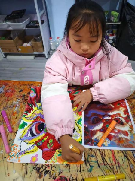 新春艺术班哪家好_少儿美术寒假课程怎么选