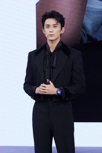 明星演讲科技产品_如何打造爆款发布会