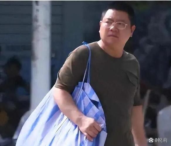 有钱人一天怎么过_体验富豪生活的真实细节