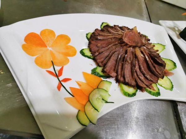 美食如何像艺术_怎样用摆盘提升餐厅格调