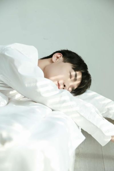 男生拍艺术写真多少钱_男生拍艺术写真怎么摆姿势