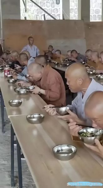 和尚一天怎么过_和尚真实生活揭秘